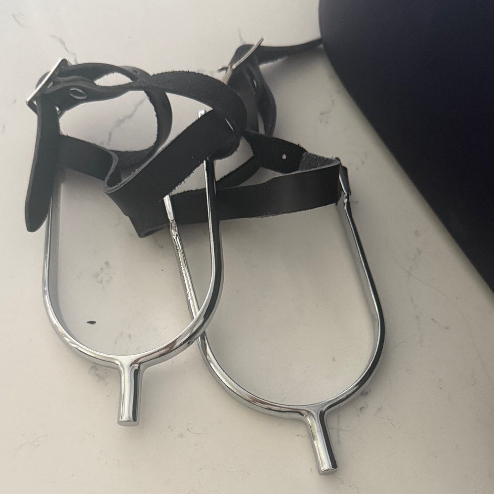Leather-Strap English Riding Stirrups with Silver Metal